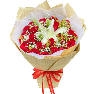 威海19朵红玫瑰1支百合，永恒之美