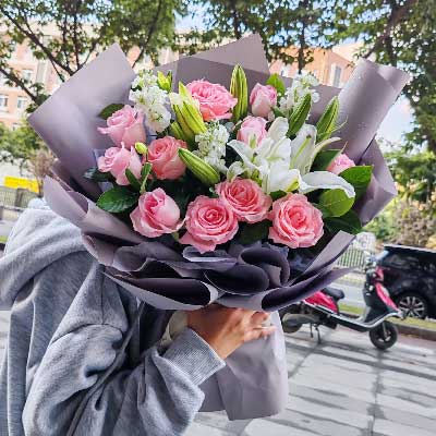 威海11朵戴安娜粉玫瑰百合，与你一起追逐梦想